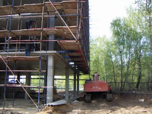 Строительные леса: какие их разновидности существуют и в чем их особенности?