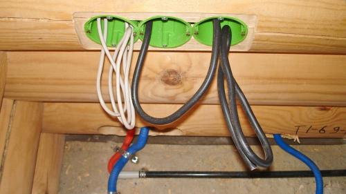 Скрытая проводка в каркасном доме. Скрытая электропроводка в каркасном доме