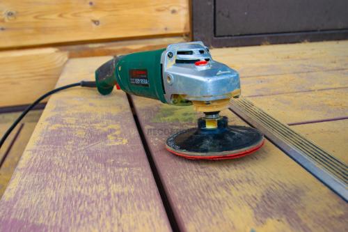 Чем покрасить лестницу деревянную. Средства для покраски деревянной лестницы 08