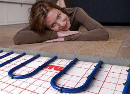 Можно ли стелить ламинат на теплый пол водяной. Устанавливаем теплые водяные полы под ламинат: особенности укладки