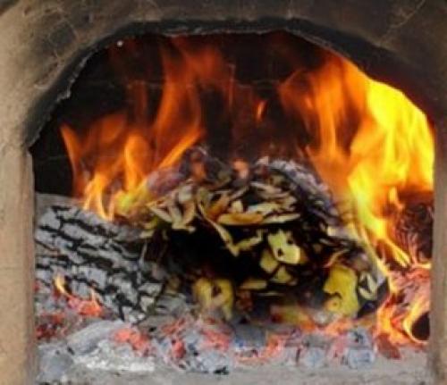 Чем топить печь, чтобы прочистить дымоход. Способы прочистки дымохода