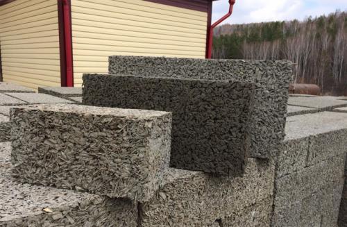 Построить дом для постоянного проживания. Бетонные блоки