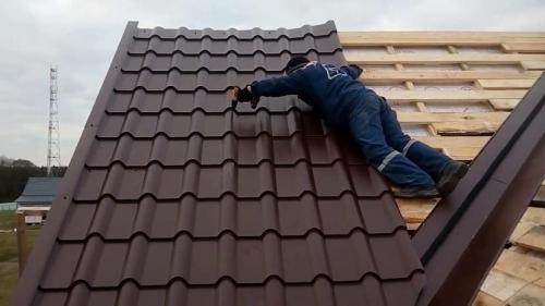 Что лучше Шинглас или профлист. Металлическая черепица