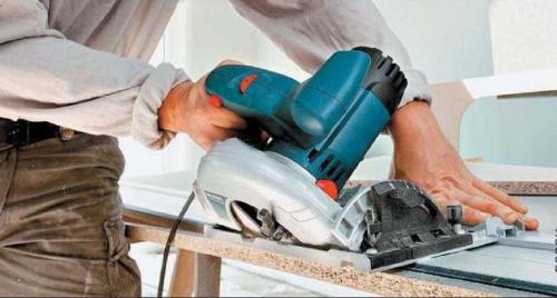 Пила ручная электрическая дисковая по дереву. Характеристики выбора