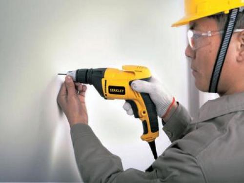 Какой шуруповерт лучше сетевой или аккумуляторный. Характеристики