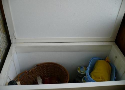 Ящик для хранения овощей на балконе зимой. Конструкционные особенности балконного погреба