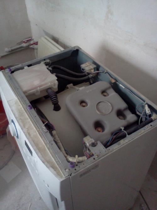 Замена подшипника на барабане стиральной машины Аристон. Поэтапное выполнение работ