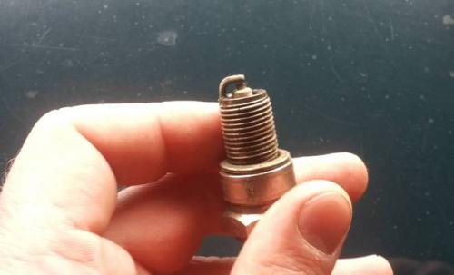 Почему бензопила не заводится На холодную. Почему не заводится бензопила