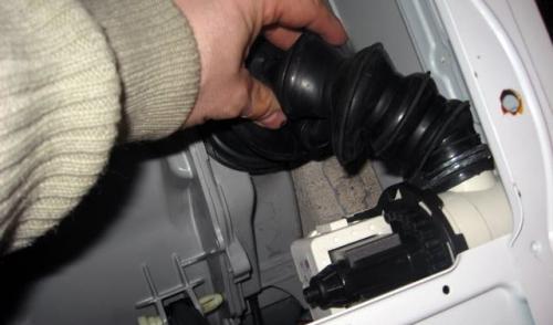 Замена подшипника на барабане стиральной машины Аристон. Поэтапное выполнение работ