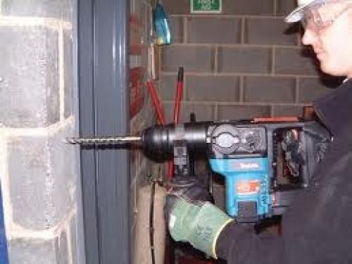 Совет 2 : Как пользоваться ударной дрелью