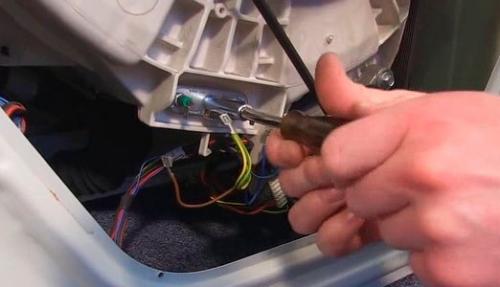 Замена подшипника в стиральной машине Indesit WISL 105X. Замена подшипника в барабане стиральной машины Indesit своими руками