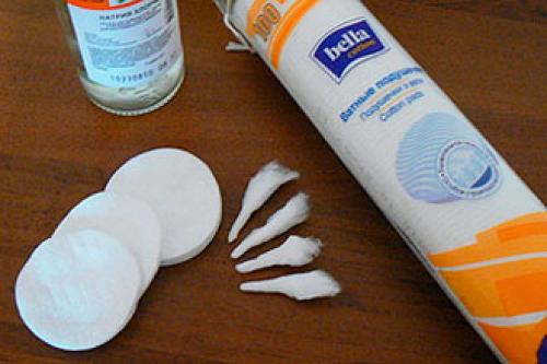 Турунда в ухо из бинта. Как делать турунды в уши