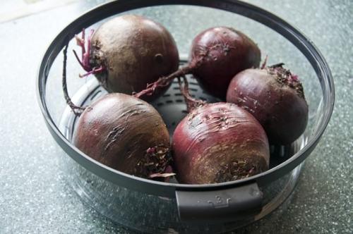 Что лечит свекла. Лечебные и полезные свойства свеклы: народные рецепты