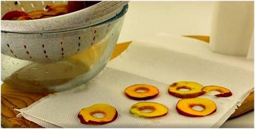 Как сушить яблоки в микроволновке. Как сушить яблоки в духовке, электросушилке,  микроволновке в домашних условиях