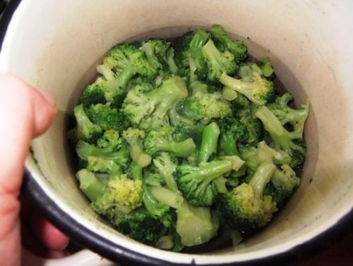 Салат из замороженной брокколи