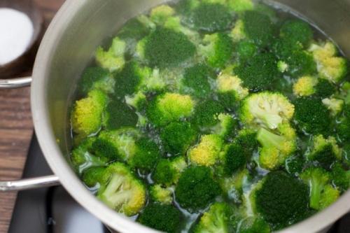 Сколько варить замороженные брокколи и цветную капусту. Сколько варить брокколи