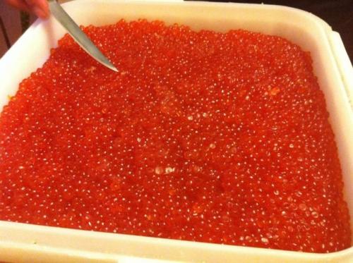 Чем полезна красная икра для женщин. Полезные и вредные свойства красной икры