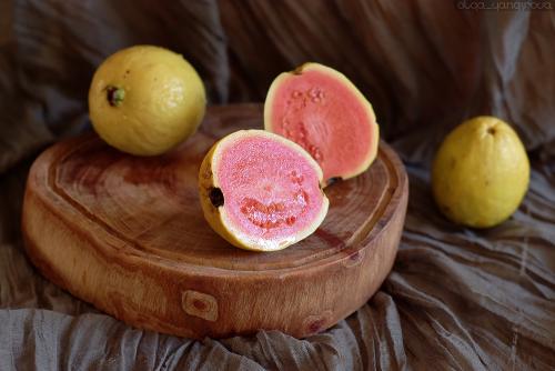 Гуава, кактус. Гуава