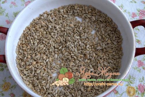 Как жарить семечки без кожуры. Как пожарить очищенные семечки подсолнуха самостоятельно — пошаговая фото инструкция