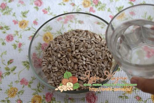 Как жарить семечки без кожуры. Как пожарить очищенные семечки подсолнуха самостоятельно — пошаговая фото инструкция