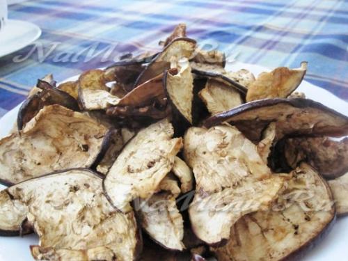 Чипсы из баклажанов в сушилке. Баклажановые чипсы. Блюдо рассчитано на