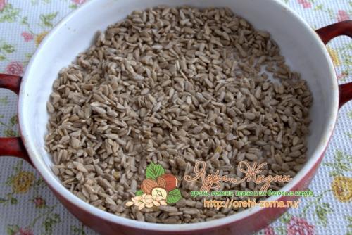 Как жарить семечки без кожуры. Как пожарить очищенные семечки подсолнуха самостоятельно — пошаговая фото инструкция