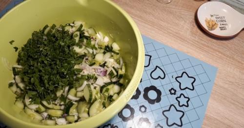 Как вкусно законсервировать переросшие огурцы. Переросшие огурцы на зиму, пальчики оближешь! (Что сделать из больших огурцов ?)