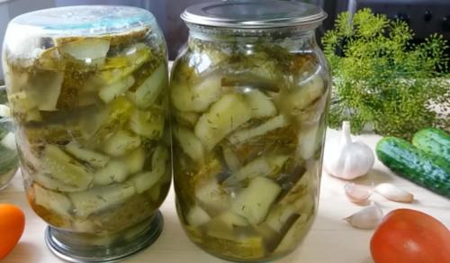 Как вкусно законсервировать переросшие огурцы. Переросшие огурцы на зиму, пальчики оближешь! (Что сделать из больших огурцов ?)