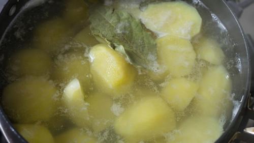 Почему картофель разваривается при варке. Как варить картофель, чтобы он не разваривался, а оставался круглым? 02