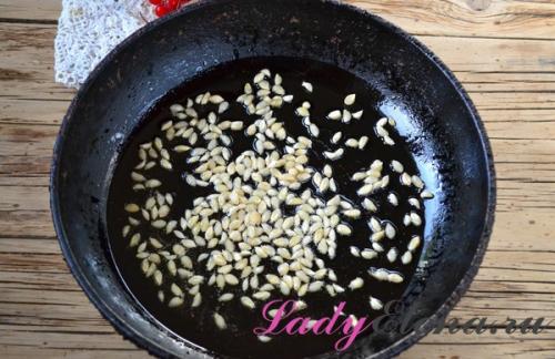 Как сделать попкорн из сырой кукурузы. Попкорн в домашних условиях из кукурузы на сковороде