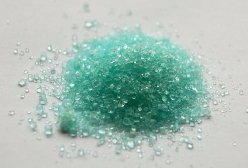 Железный или медный купорос, что лучше. Как развести медный купорос для обработки 01