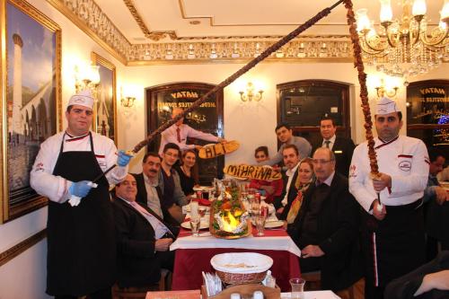 Бурак повар. 40-дюймовые кебабы от турецкого шеф-повара Бурака Оздемира