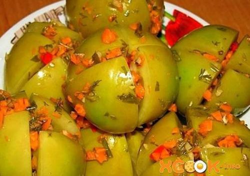 Зелёные помидоры с чесноком и зеленью без закатки. Рецепт 6: квашеные с чесноком зеленые помидоры