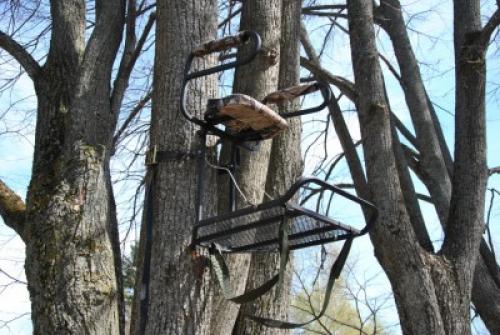 Как сделать вышку на дереве. Нестандартные способы строительства охотничьих вышек 04
