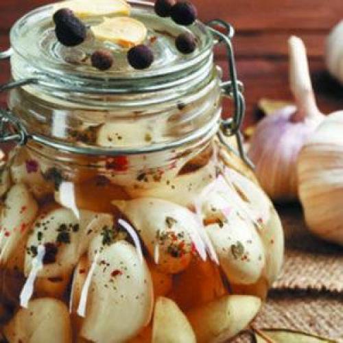 Как сохранить чеснок в стеклянной банке зимой. Простейшие заготовки своими руками: хранение чеснока в стеклянных банках — лайфхаки и важные правила