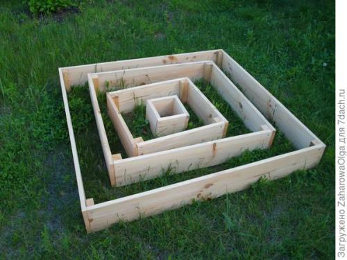 Грядки пирамидой. Клубничная грядка-пирамидка