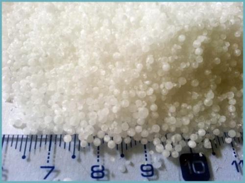 Сколько мочевины на ведро воды. Мочевина –, как применять удобрение правильно