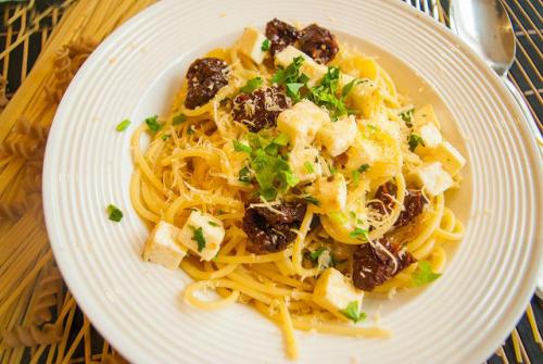 Сушёные помидоры, что с ними делать. Рецепты с сушёными томатами