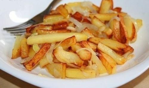 Как жарить картошку на сковороде, чтобы она не развалилась. Как пожарить картошку с корочкой