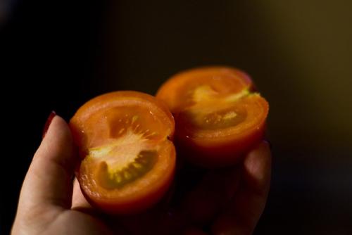 Почему белые помидоры внутри белые. Причины появления белой середины томатов