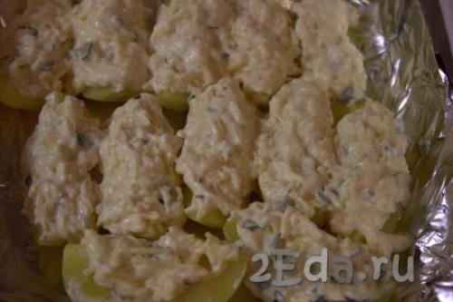Картошка с сыром и майонезом и чесноком в духовке. Картошка под сыром с майонезом в духовке