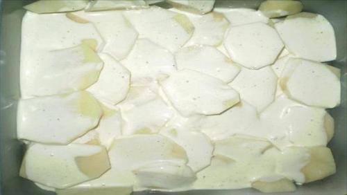 Картофель с сыром и майонезом в духовке. Картошка с сыром, фаршем и помидорами в духовке