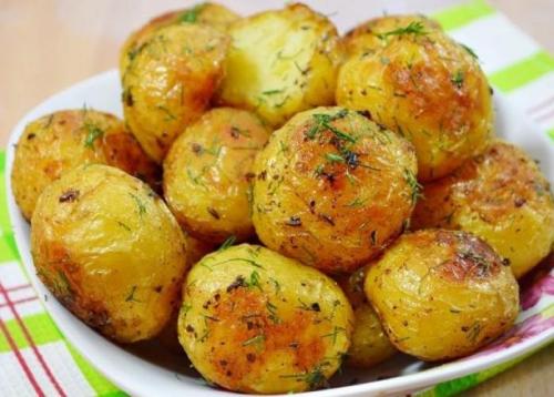 Картошка в мундире запеченная в духовке. Картошка в мундире в духовке, запеченная целиком