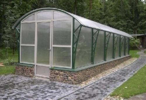 Когда лучше ставить теплицу из поликарбоната осенью или весной. Когда лучше устанавливать теплицу? 06