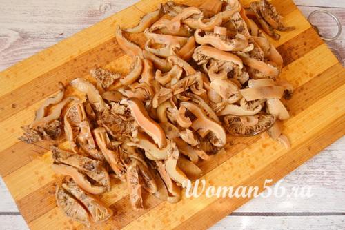 Как приготовить рыжики в сметане. Жареные рыжики со сметаной