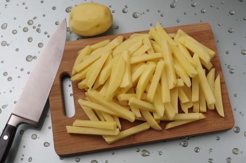 Картошка фри в духовке. Как приготовить картофель-фри в духовке — простой рецепт в домашних условиях без фритюрницы с пошаговыми фото