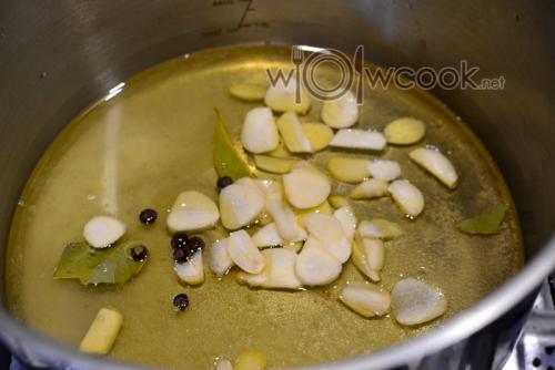 Перец с петрушкой и чесноком на зиму без стерилизации. Перец маринованный на зиму, простой рецепт с чесноком (без стерилизации)