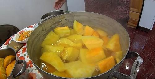 Тыквенный сок с апельсином и лимоном. Тыквенный сок на зиму с апельсином и лимоном