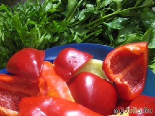 Маринованный перец с чесноком и сельдереем. Перец с листьями сельдерея (и на лето и на зиму)