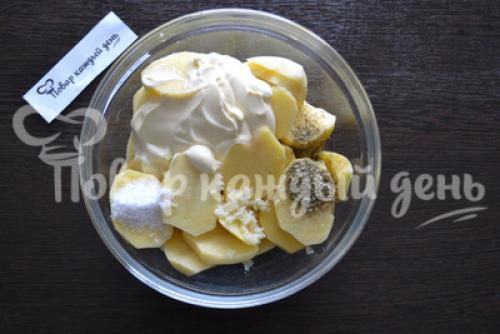 Картофель с майонезом и сыром в духовке рецепт. Картошка в духовке с майонезом и чесноком рецепт пошагово с фото